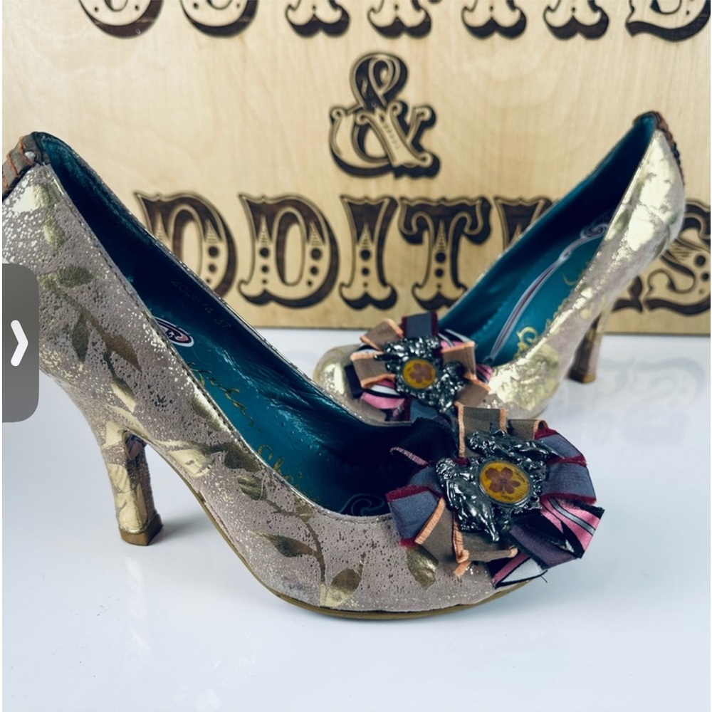 Irregular Choice RARE Beautiful Brooch Ribbon Heels
Size: US 6.5 - EUR 37